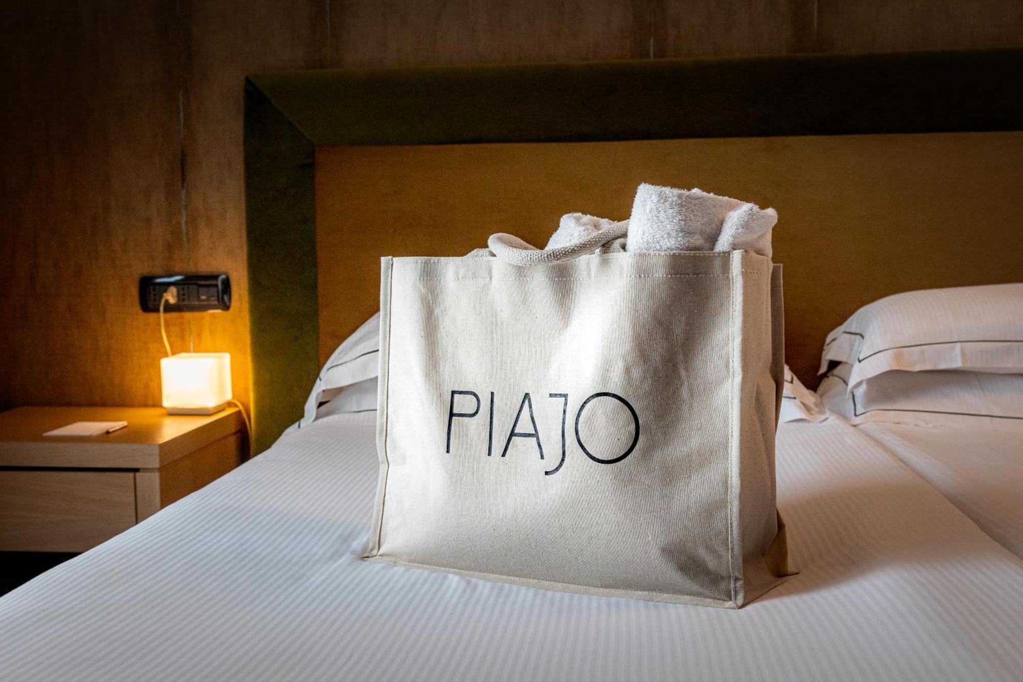 Phi Hotel Piajo نيمْبرو المظهر الخارجي الصورة