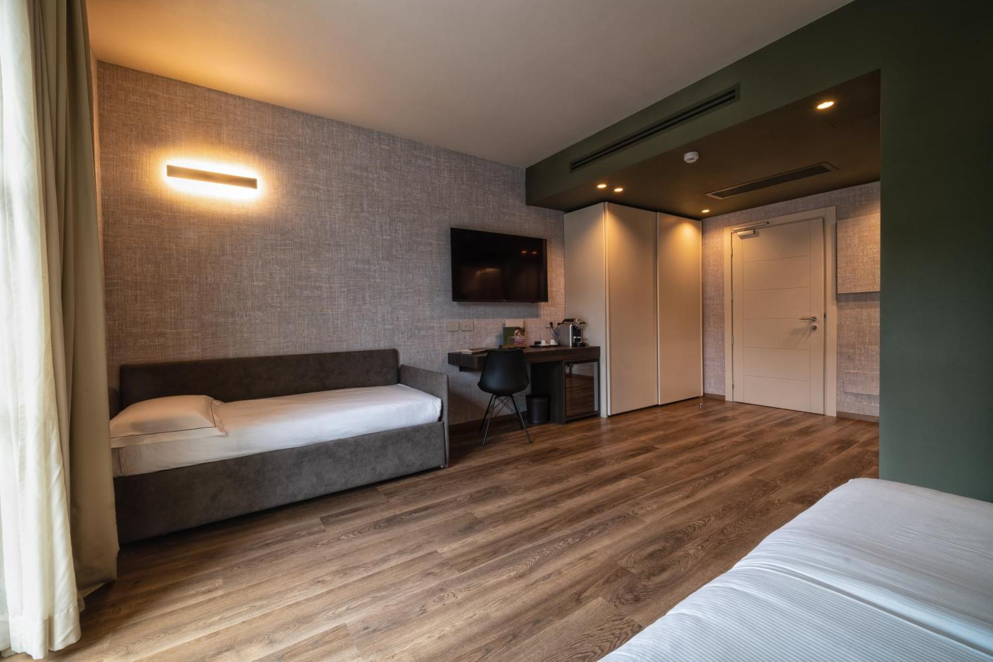 Phi Hotel Piajo نيمْبرو المظهر الخارجي الصورة